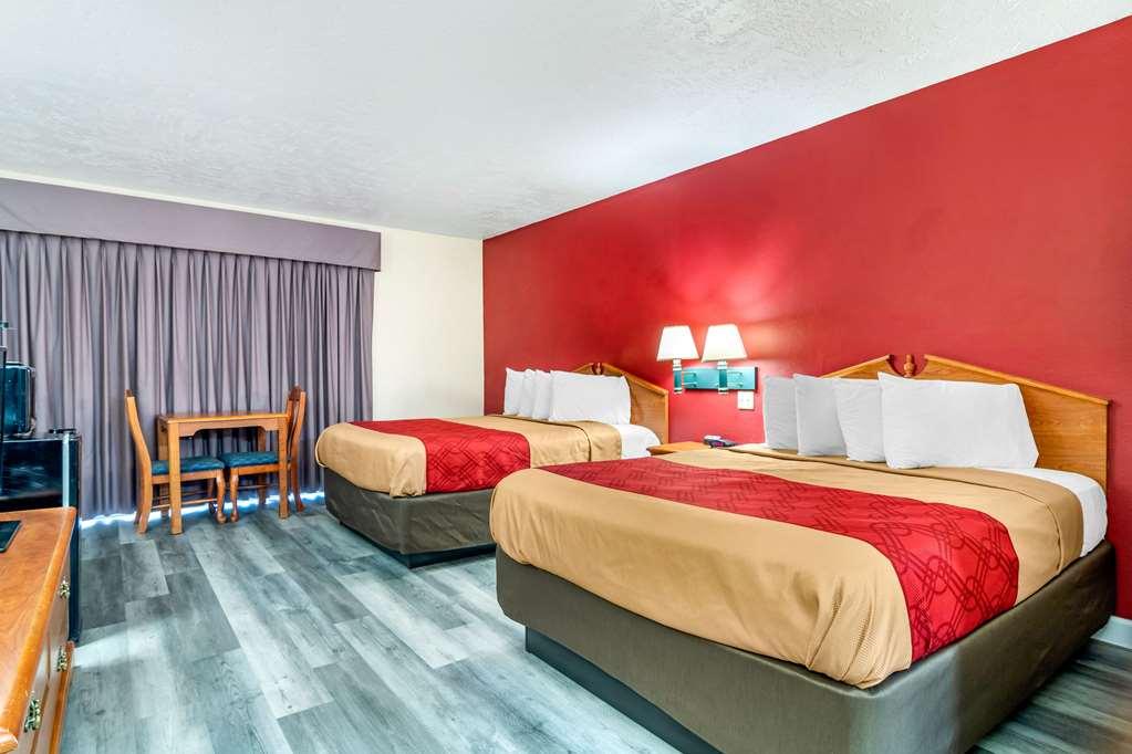 Econo Lodge - Perry National Fair Ground Area Szoba fotó