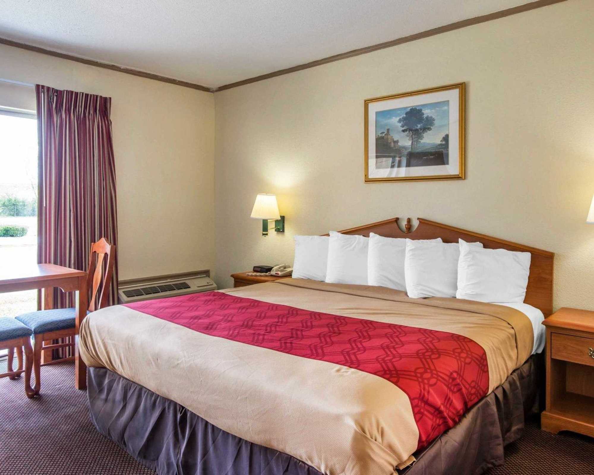Econo Lodge - Perry National Fair Ground Area Szoba fotó